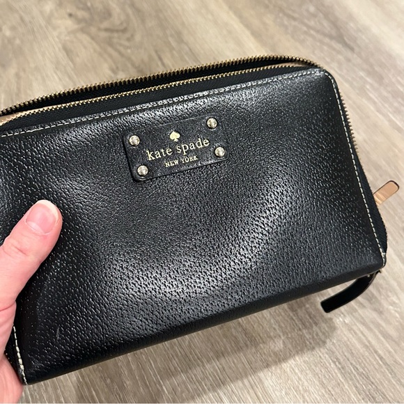 Kate Spade Oversized Black Leather Wallet - Picture 1 of 6